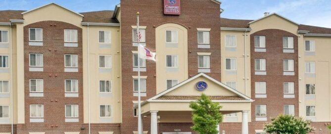 Comfort Suites Harbour View